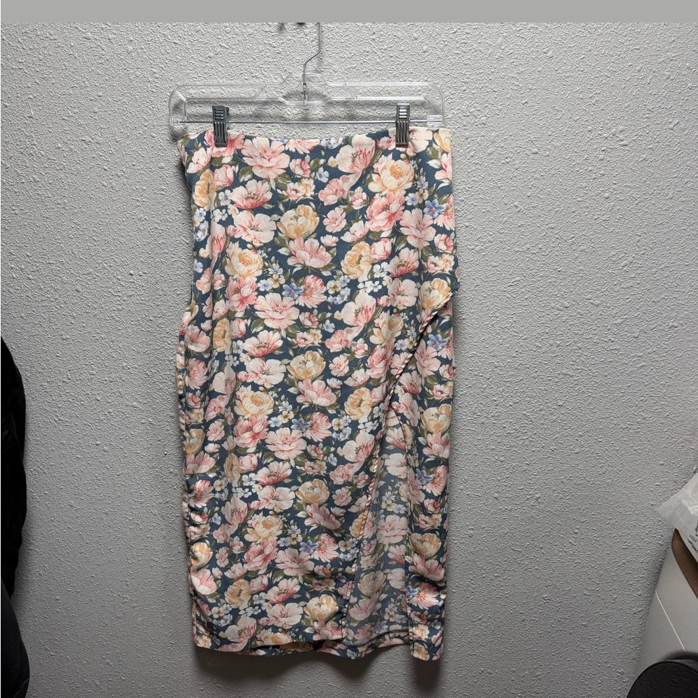 Abercrombie & Fitch Floral Pencil Skirt - Pink, Cream, and Gray